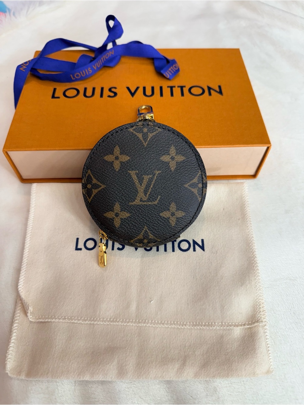 Authentic Louis Vuitton round coin purse with clip brown monogram black interior